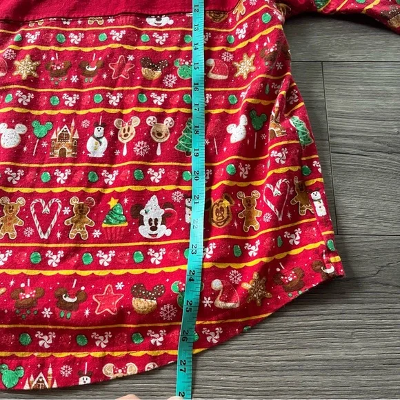 Disney x Spirit Jersey Disney Parks Christmas Holiday Snacks Adult Size XS Shirt - Picture 5 of 6